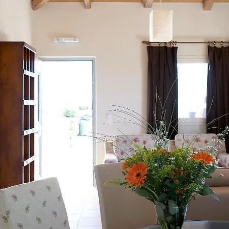 Hotel The Seasons Mousata