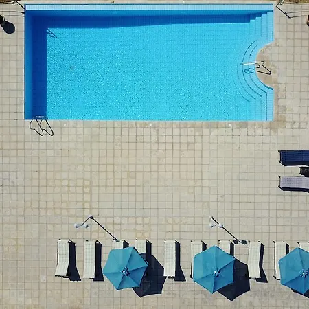The Seasons Hotel