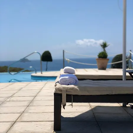 Hotel The Seasons Mousata